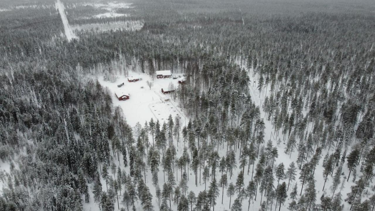Old Pine Husky Lodge Sompujarvi Exterior foto