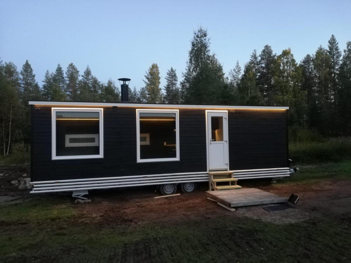 Old Pine Husky Lodge Sompujarvi Exterior foto